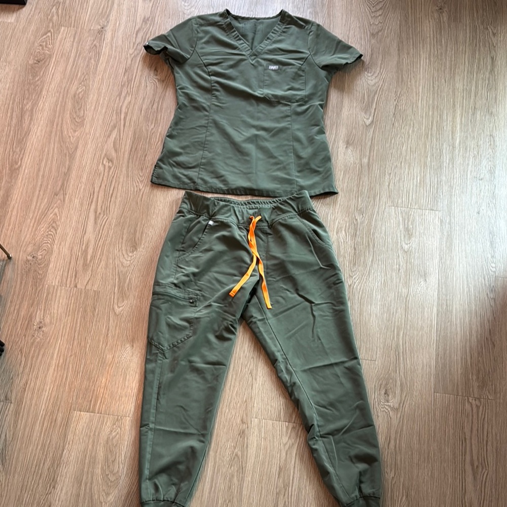 Figs Olive Green Scrub Set with Orange Drawstring